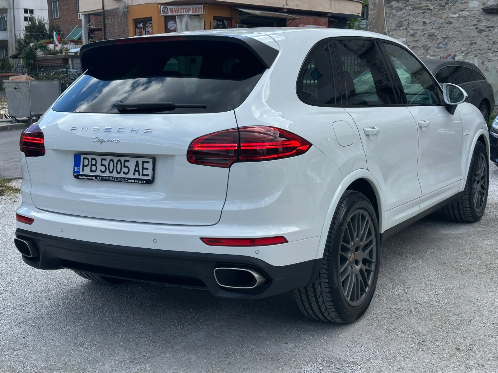 Porsche Cayenne 3.0D PLATINUM EDITON  ТОП СЪСТОЯНИЕ CARPLAY - изображение 4