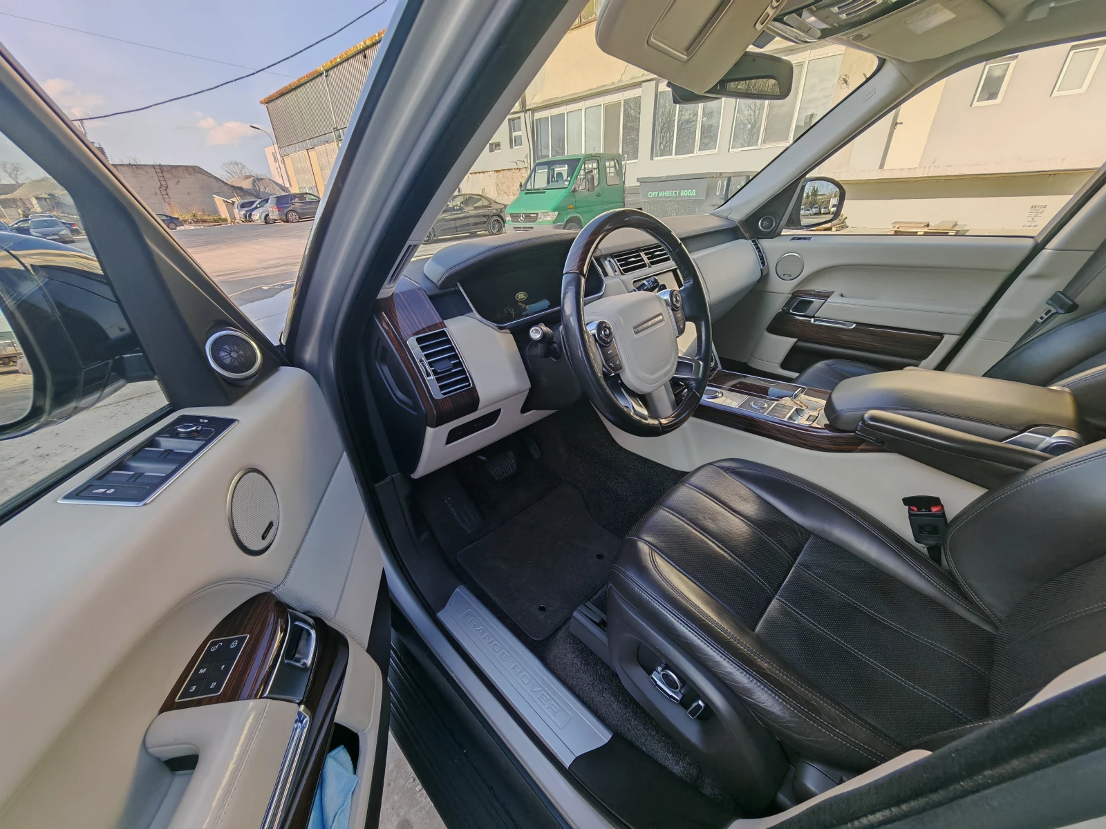 Land Rover Range rover Vogue SDV8* Meridian* Panorama - изображение 5