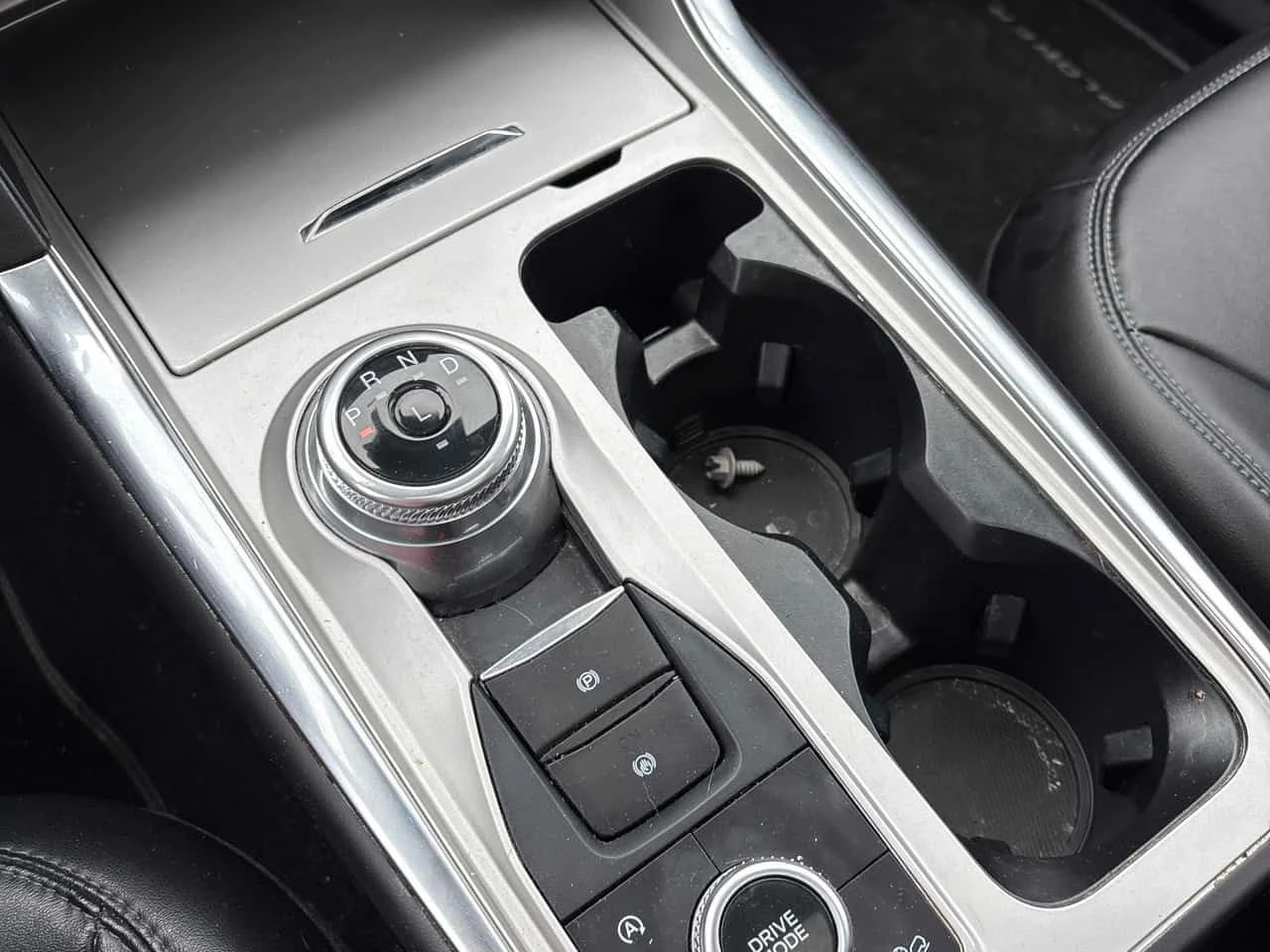 Ford Explorer XLT/CARFAX/KEYLESS/ПАНОРАМА/ПОДГРЕВИ - изображение 9