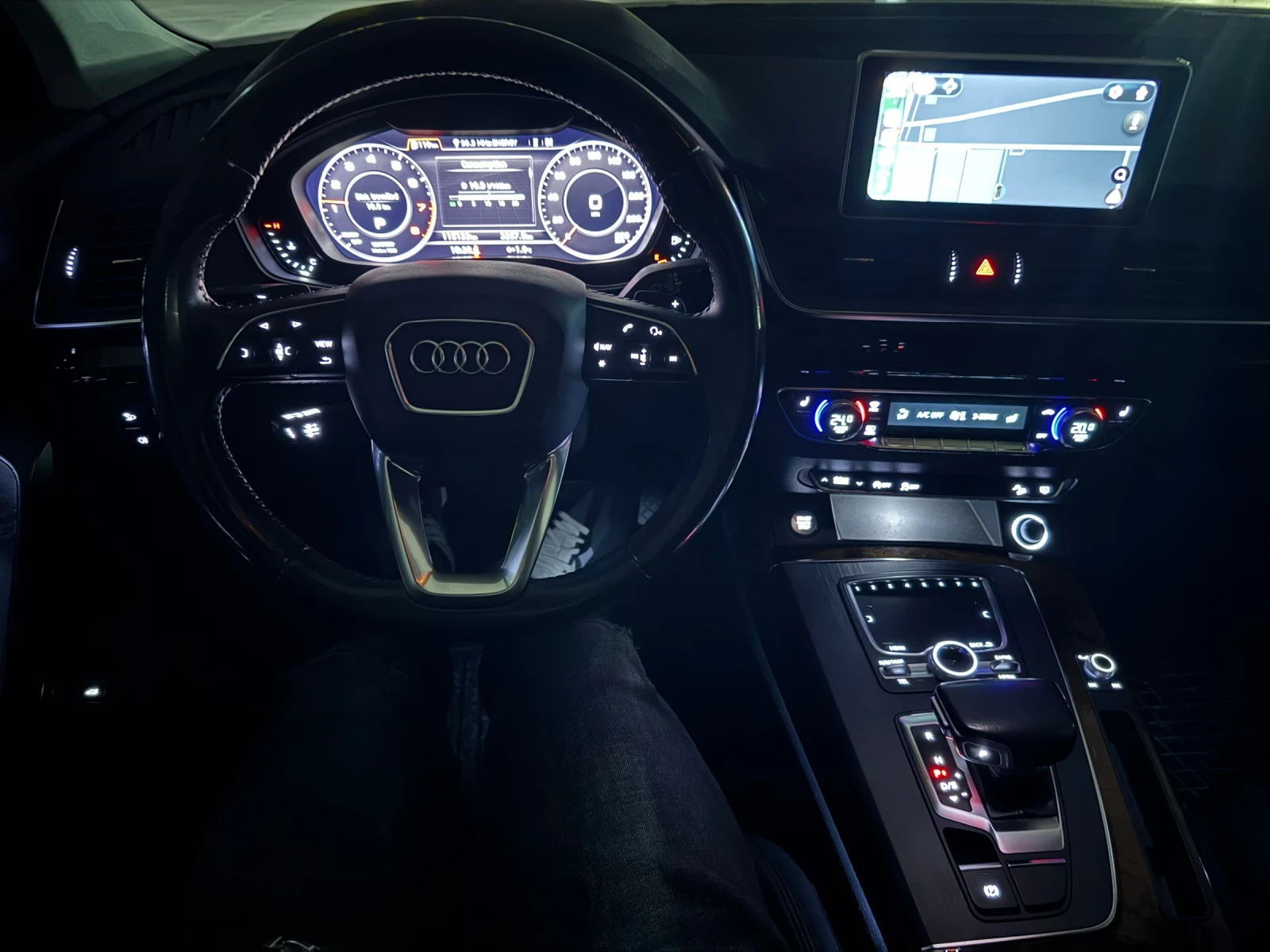 Audi Q5 2.0Т, снимка 16 - Автомобили и джипове - 53808823