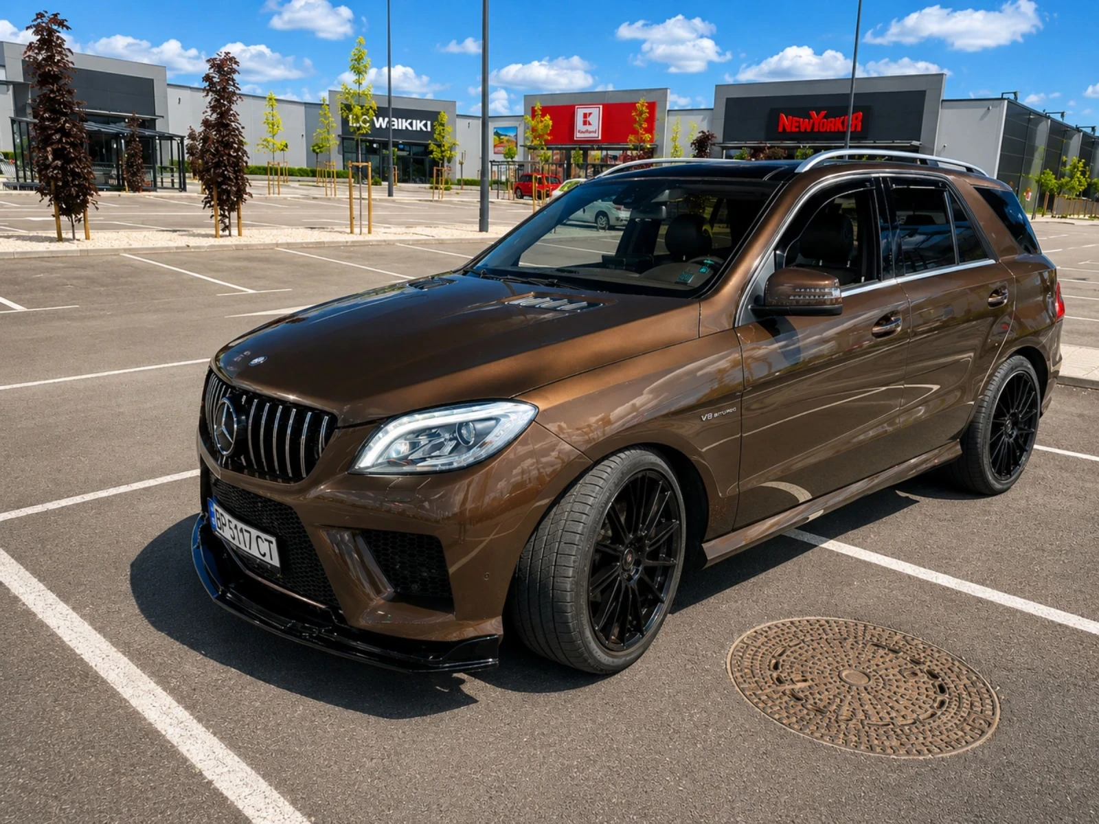 Mercedes-Benz ML 350 /// 6, 3 AMG TUNING///INDIVIDUAL/ПОРЪЧКОВО ИЗПЪЛНЕ, снимка 2 - Автомобили и джипове - 55095215