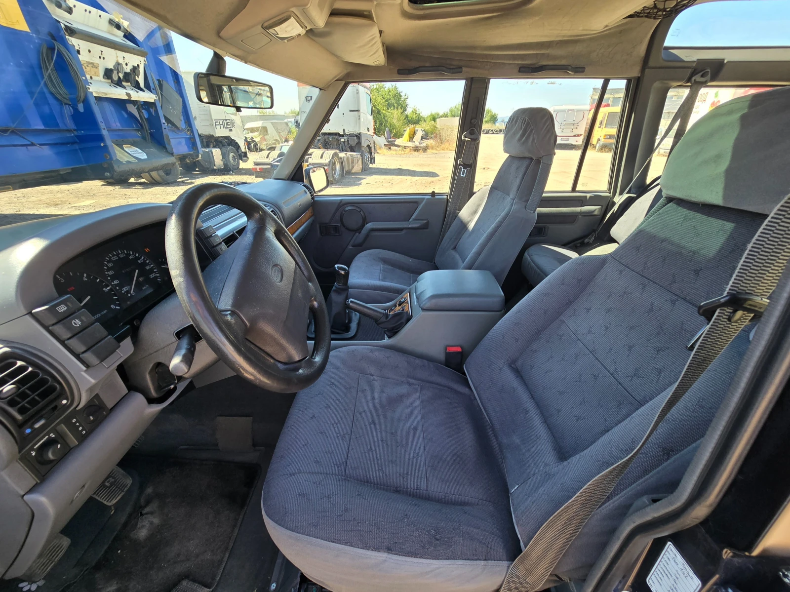 Land Rover Discovery 2.5D* 113кс* 4х4* КЛИМАТИК, снимка 9 - Автомобили и джипове - 55742118