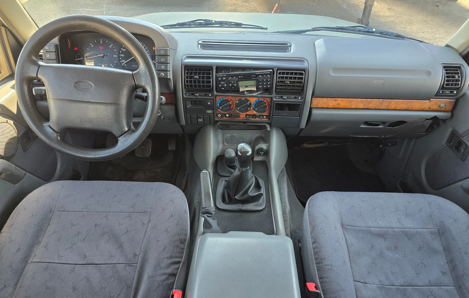 Land Rover Discovery 2.5D* 113кс* 4х4* КЛИМАТИК, снимка 13 - Автомобили и джипове - 55742118
