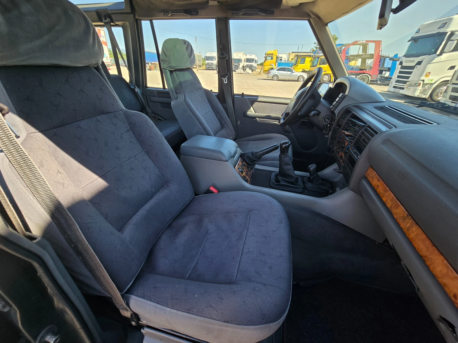 Land Rover Discovery 2.5D* 113кс* 4х4* КЛИМАТИК, снимка 12 - Автомобили и джипове - 55742118