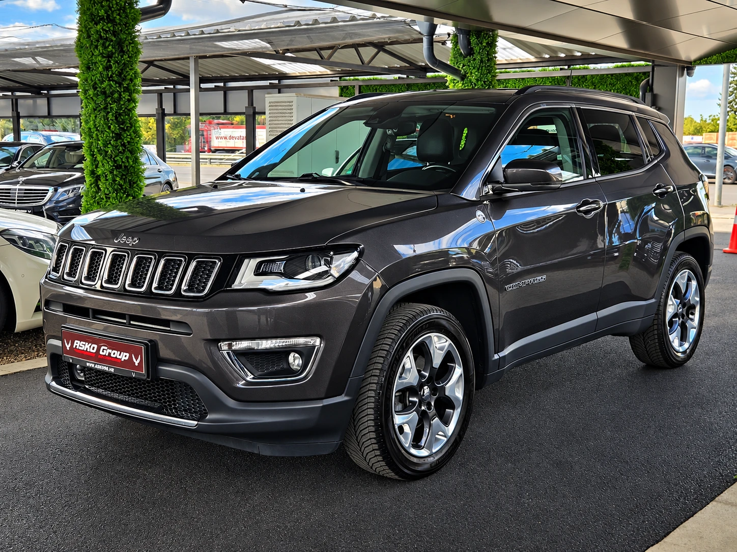 Jeep Compass LIMITED/4X4/DISTRON/LINE AS/BEATS/CAR PLAY/DSR/LIZ