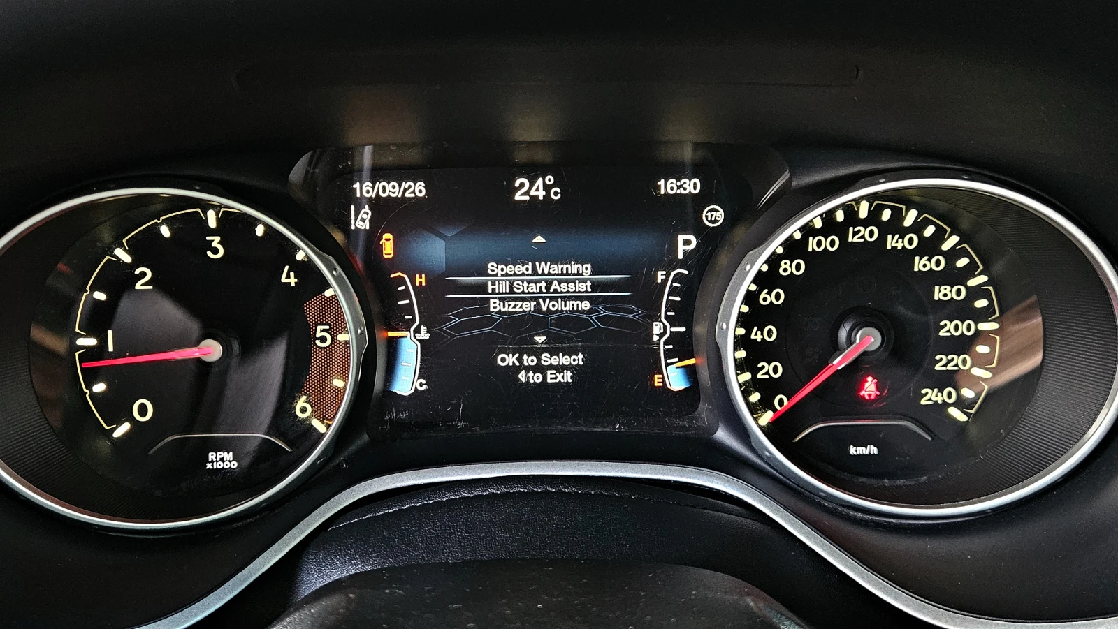 Jeep Compass LIMITED/4X4/DISTRON/LINE AS/BEATS/CAR PLAY/DSR/LIZ | Mobile.bg � ����������� 10