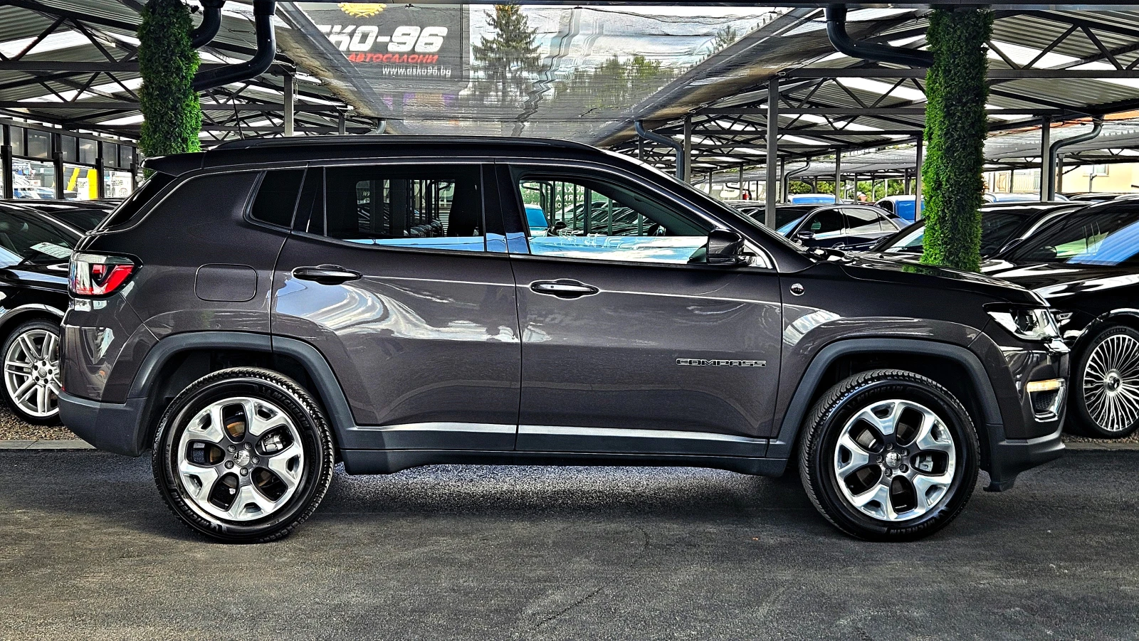 Jeep Compass LIMITED/4X4/DISTRON/LINE AS/BEATS/CAR PLAY/DSR/LIZ | Mobile.bg � ����������� 4