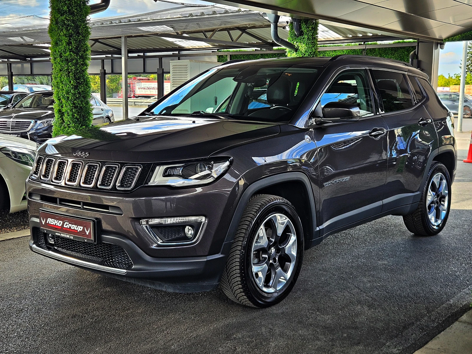 Jeep Compass LIMITED/4X4/DISTRON/LINE AS/BEATS/CAR PLAY/DSR/LIZ