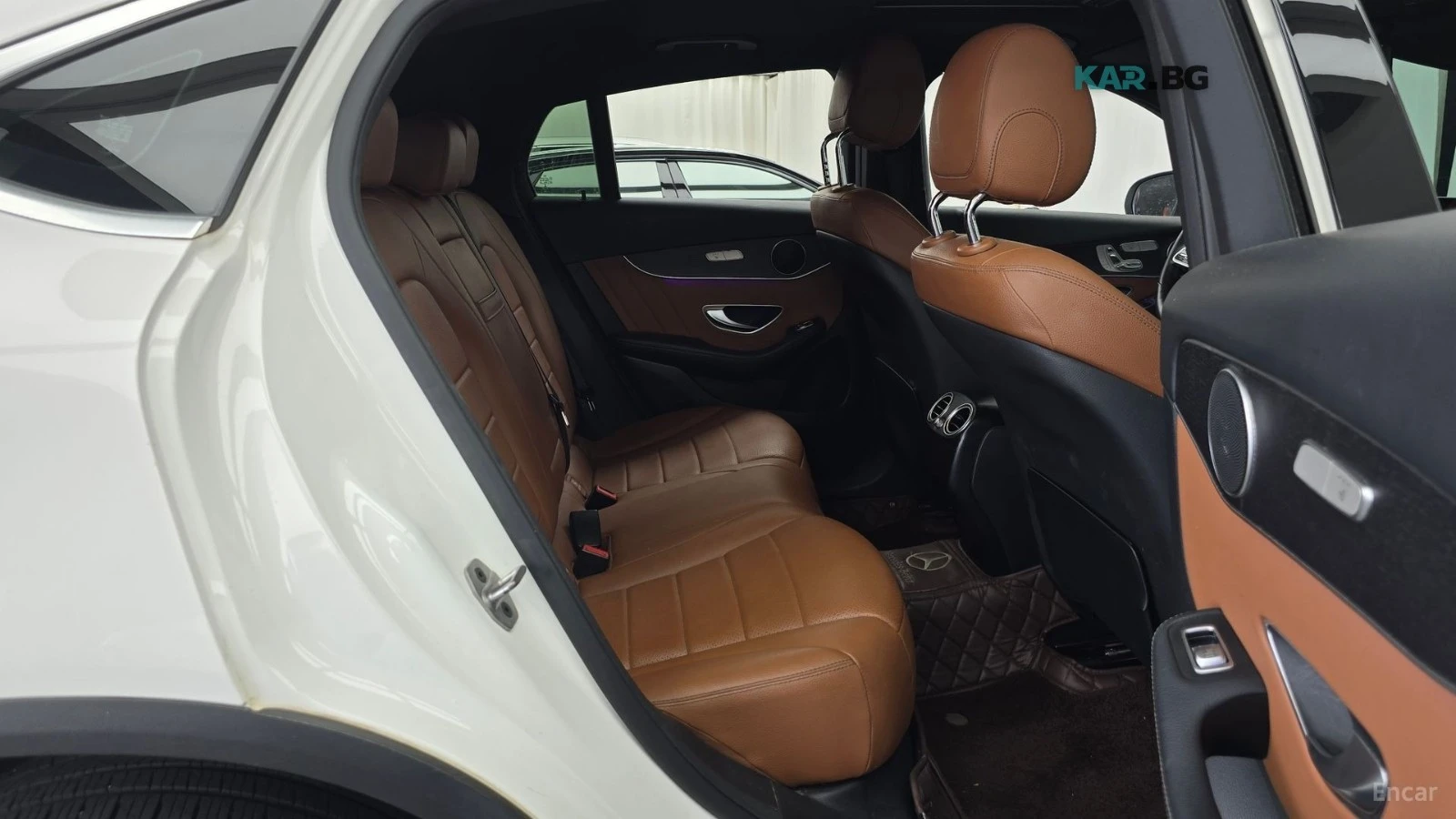 Mercedes-Benz GLC 300 AMG* DIGITAL* ПАМЕТ* КАМЕРА* HEADUP* , снимка 12 - Автомобили и джипове - 56170083