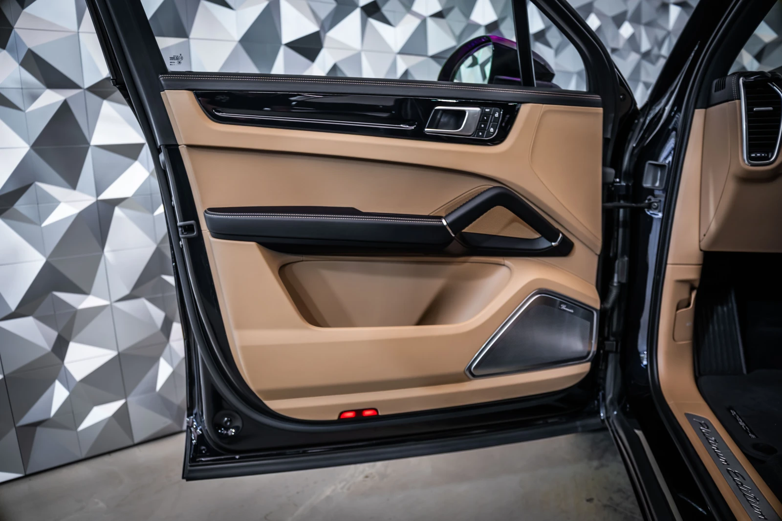 Porsche Cayenne Platinum Edition E-Hybrid* Burm* Pano | Mobile.bg � ����������� 7
