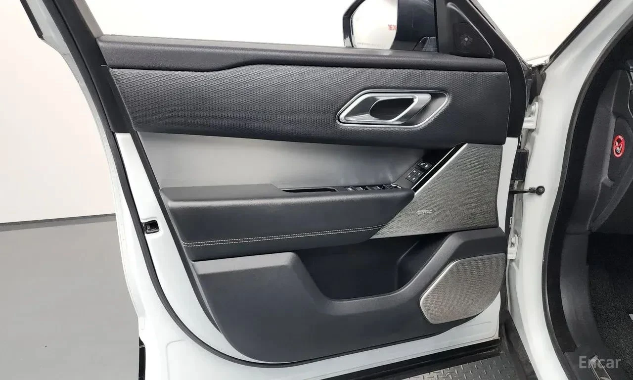 Land Rover Range Rover Velar, снимка 6 - Автомобили и джипове - 56727208