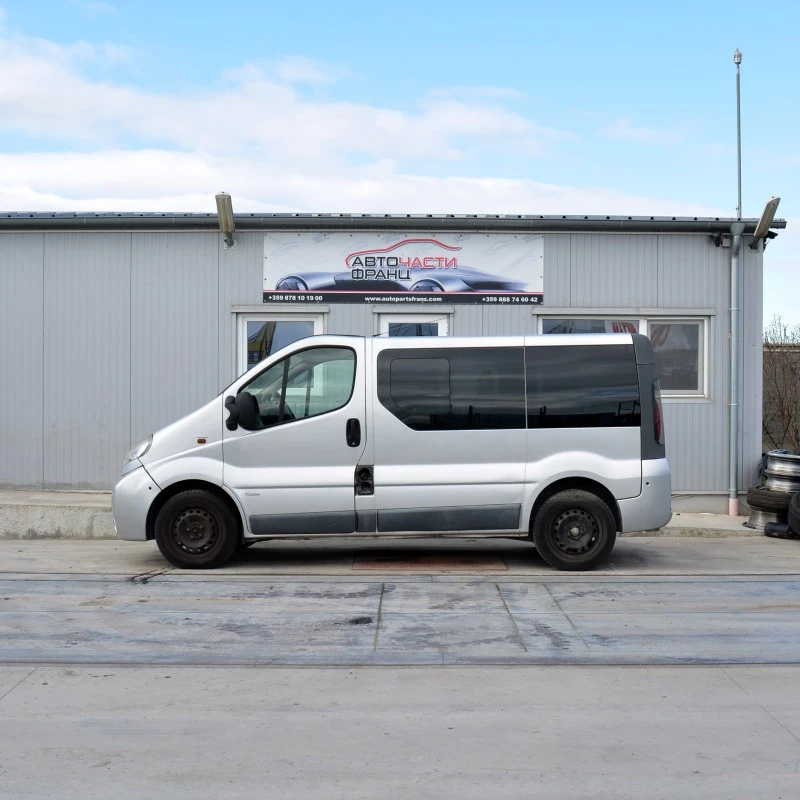 Opel Vivaro 2.5 DTI, снимка 3 - Бусове и автобуси - 44271796