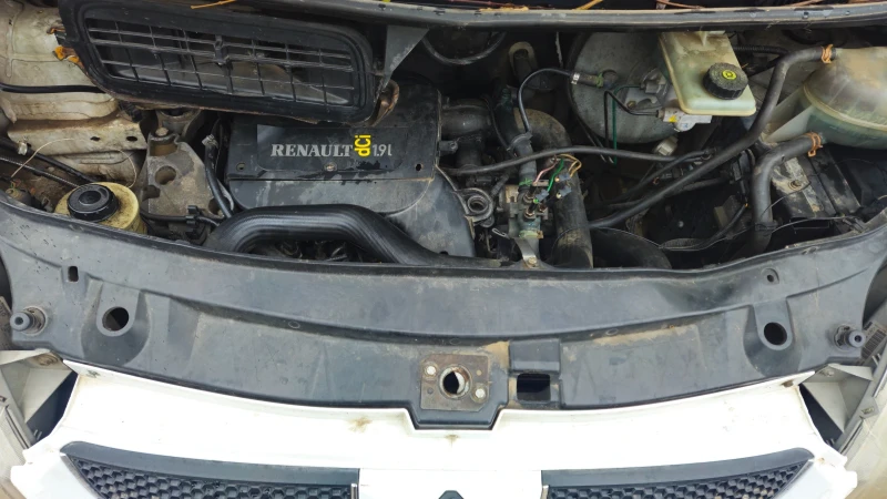 Renault Trafic 1.9dci/на части , снимка 8 - Бусове и автобуси - 47987007