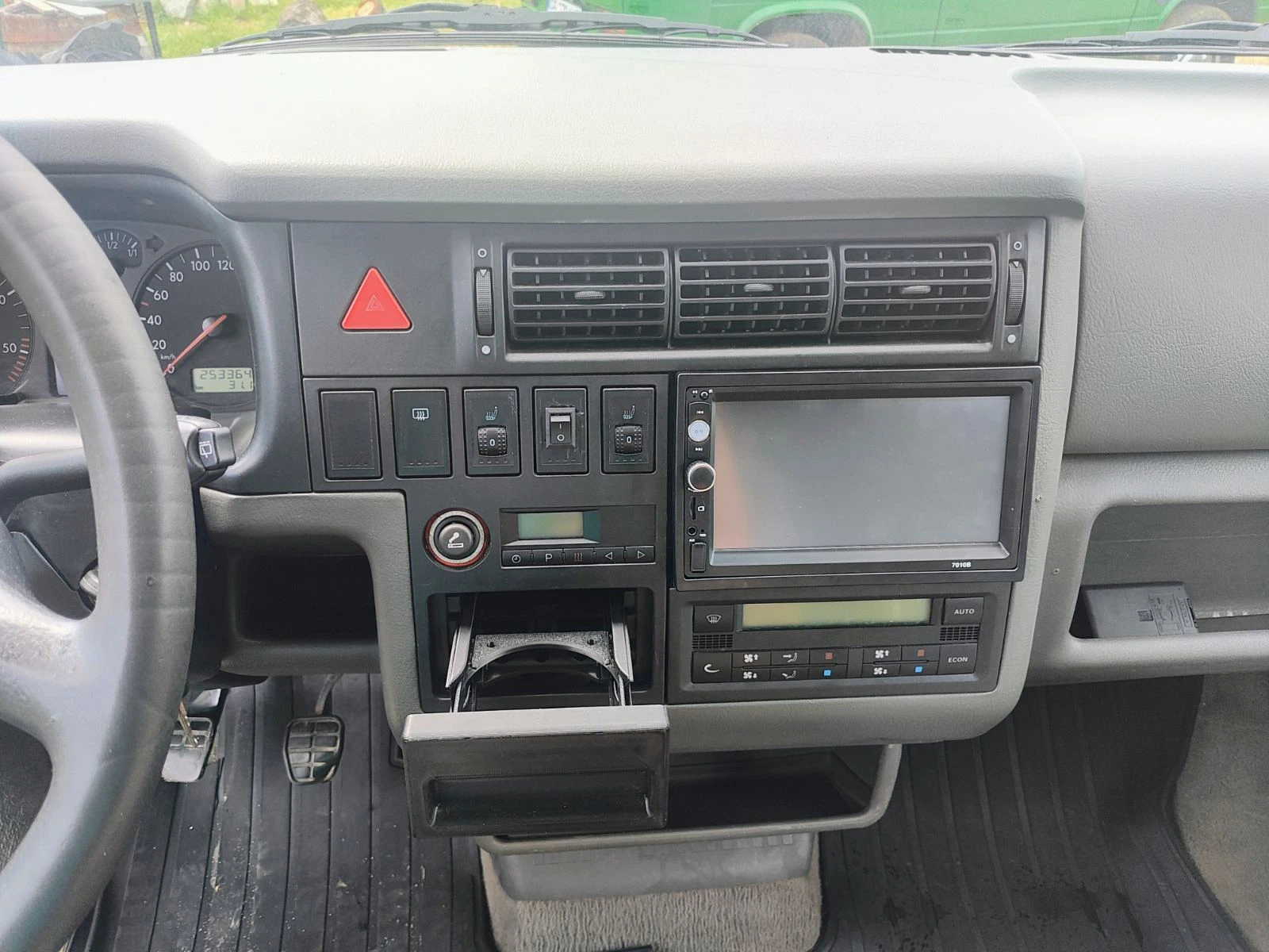 VW Multivan  - изображение 9
