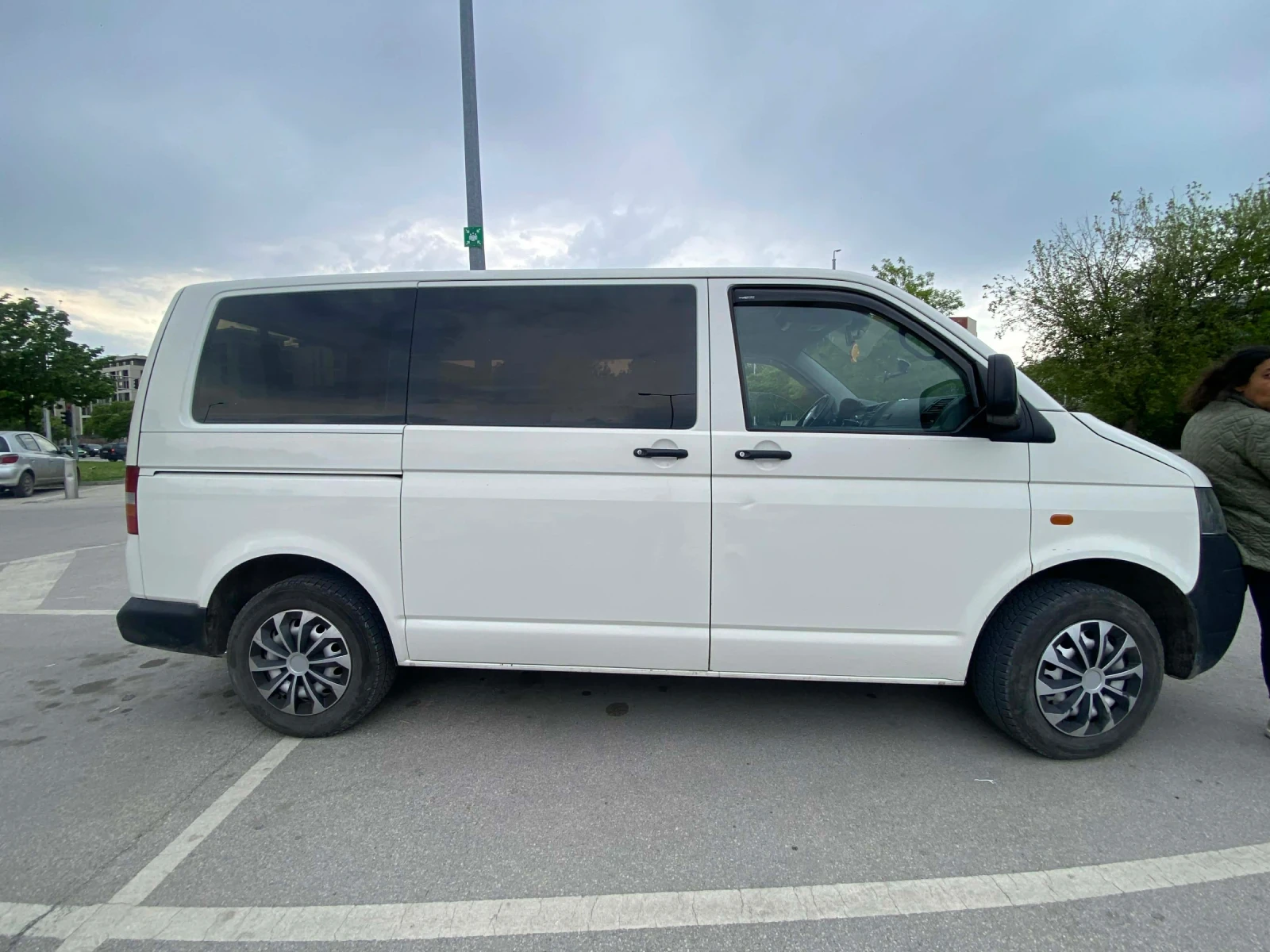 VW T5 Пътнически 8+ 1, снимка 8 - Бусове и автобуси - 54371955