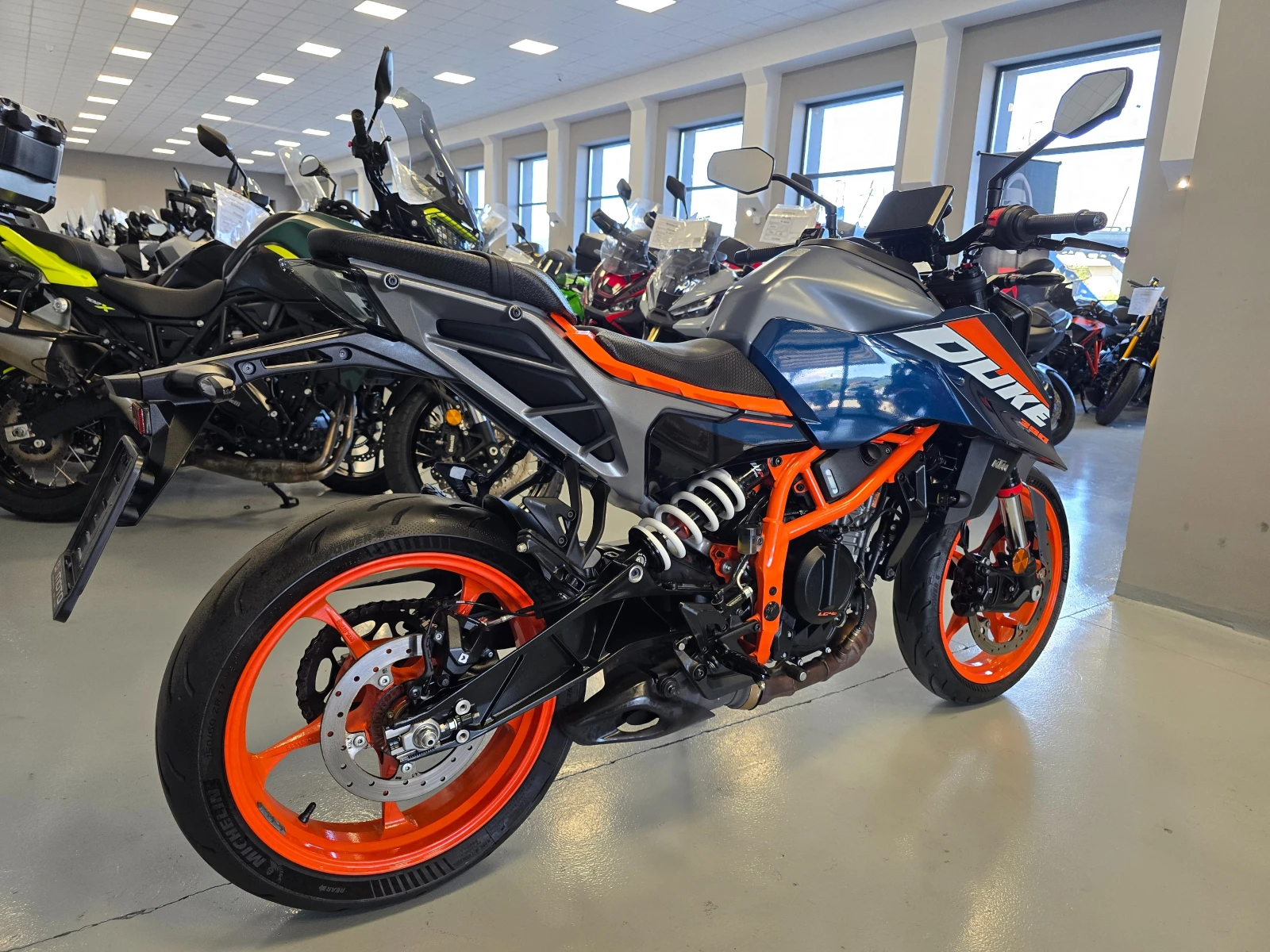 Ktm Duke 390ie, ABS-TCS, 2025г.-8000км.!, снимка 3 - Мотоциклети и мототехника - 55323515