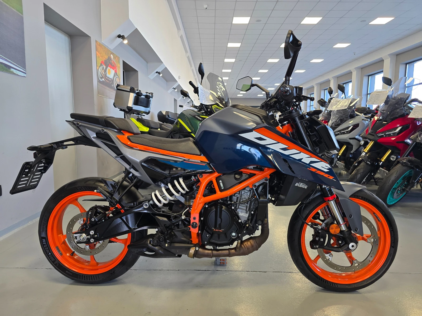 Ktm Duke 390ie, ABS-TCS, 2025г.-8000км.!, снимка 2 - Мотоциклети и мототехника - 55323515