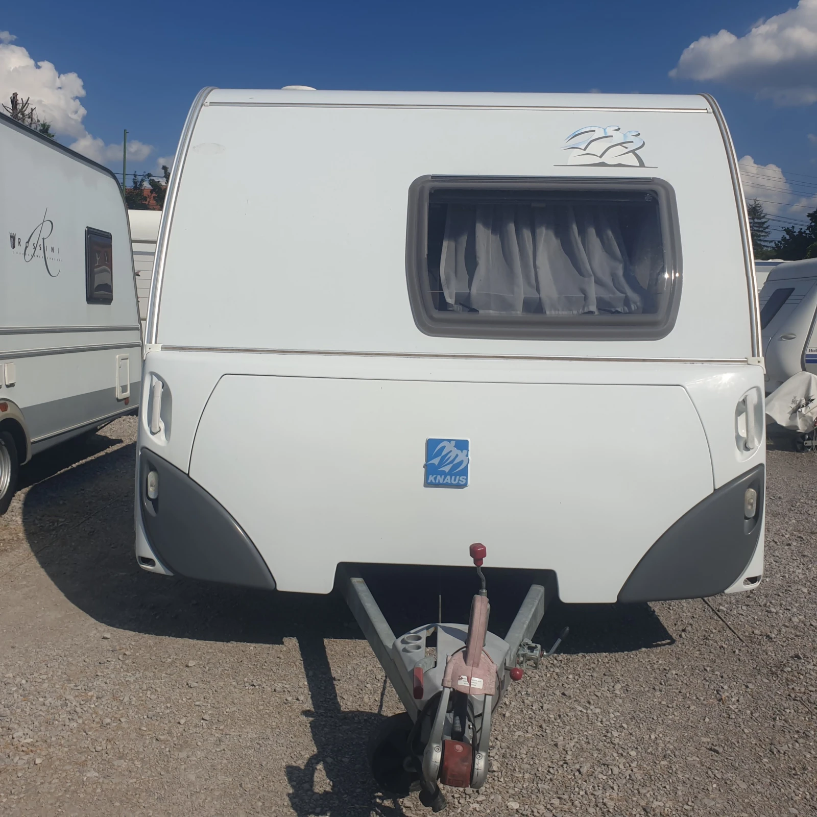 Каравана Knaus  SUDWIND 650 FSK, снимка 3 - Каравани и кемпери - 55617392