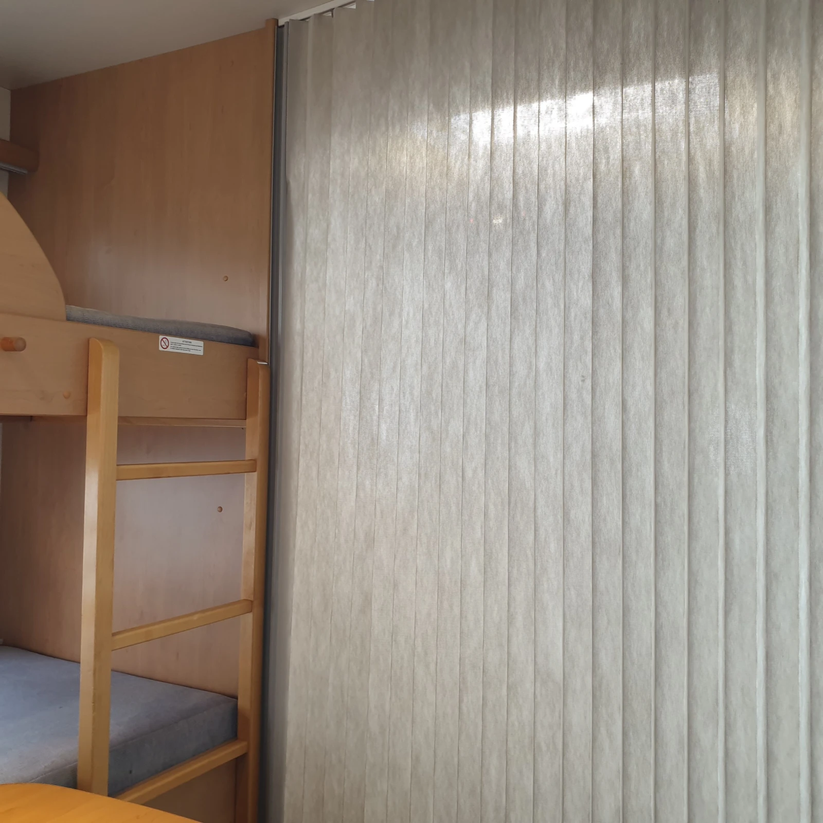 Каравана Knaus  SUDWIND 650 FSK, снимка 12 - Каравани и кемпери - 55617392