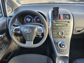 Toyota Auris 1.8  100.к.с HYBRID, снимка 12