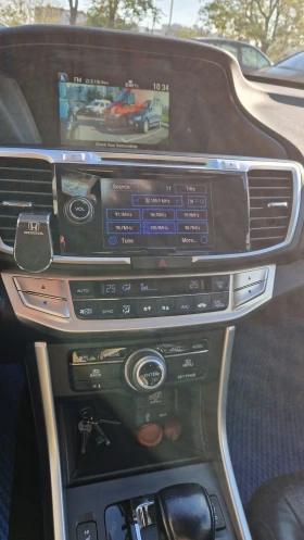 Honda Accord HYBRID TOURING , снимка 13