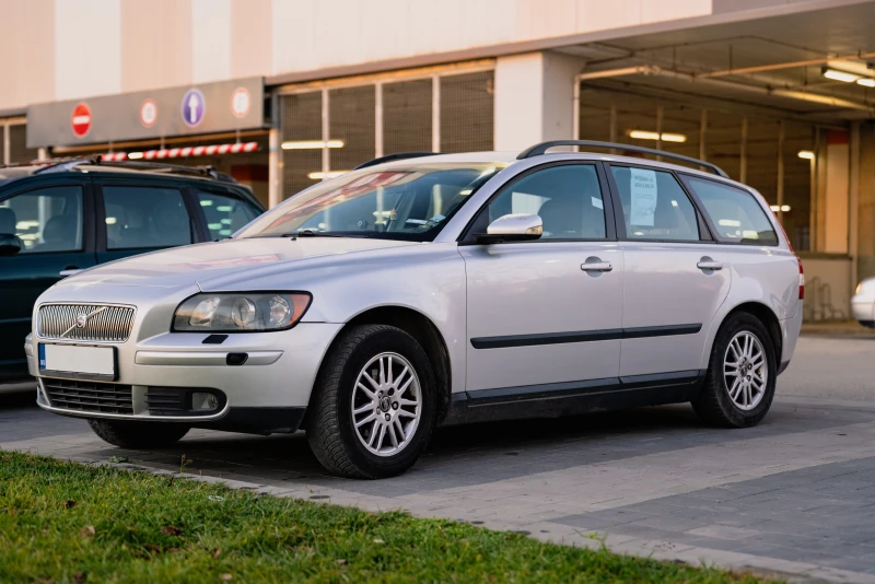 Volvo V50 1.8i газ инж., снимка 8 - Автомобили и джипове - 48083049