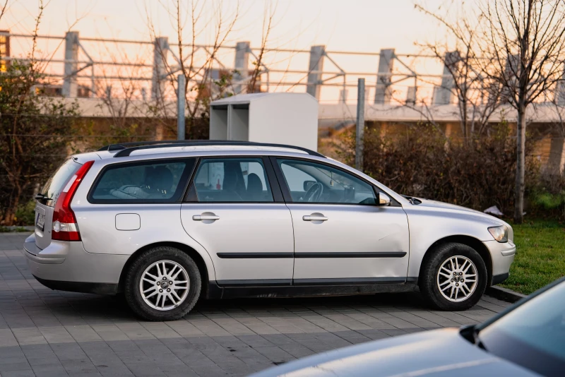 Volvo V50 1.8i газ инж., снимка 3 - Автомобили и джипове - 48083049