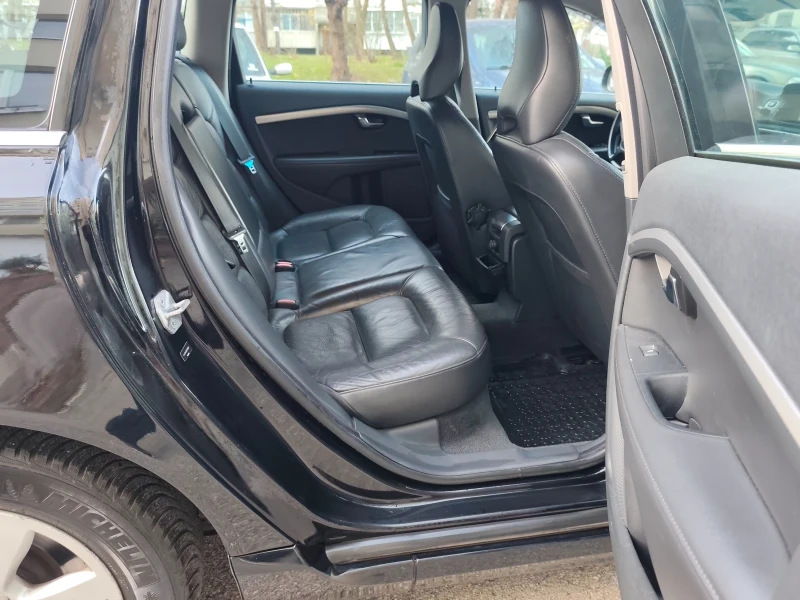 Volvo V70 ГАЗ-ИНЖ !АВТОМТИК! КОЖА!* КЛИМАТРОНИК* ТОП!!, снимка 12 - Автомобили и джипове - 52721309