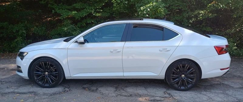 Skoda Superb 1.5TSI 7DSG Edition Style, снимка 4 - Автомобили и джипове - 51093933