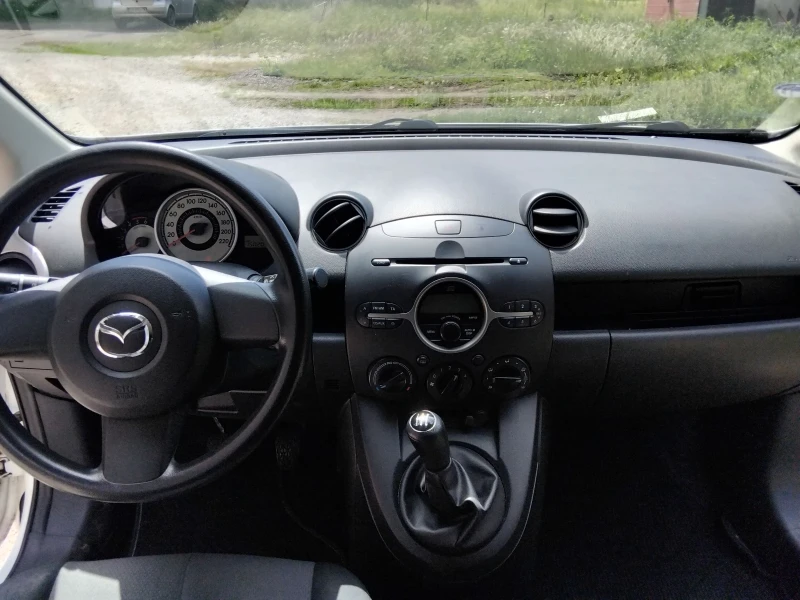 Mazda 2 1.4 , снимка 7 - Автомобили и джипове - 52356062