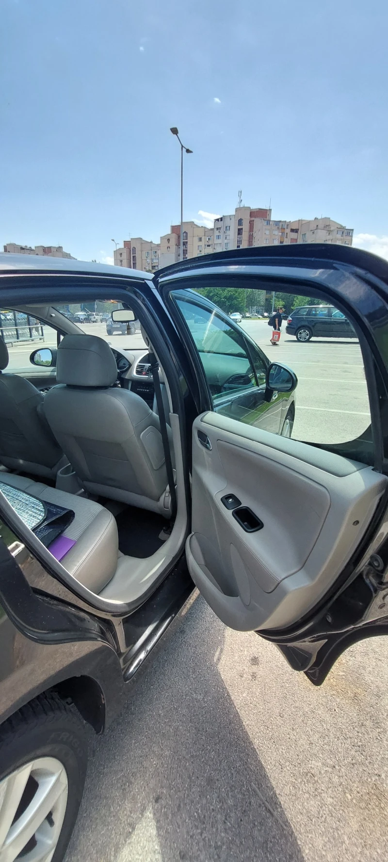 Peugeot 207, снимка 7 - Автомобили и джипове - 52588529