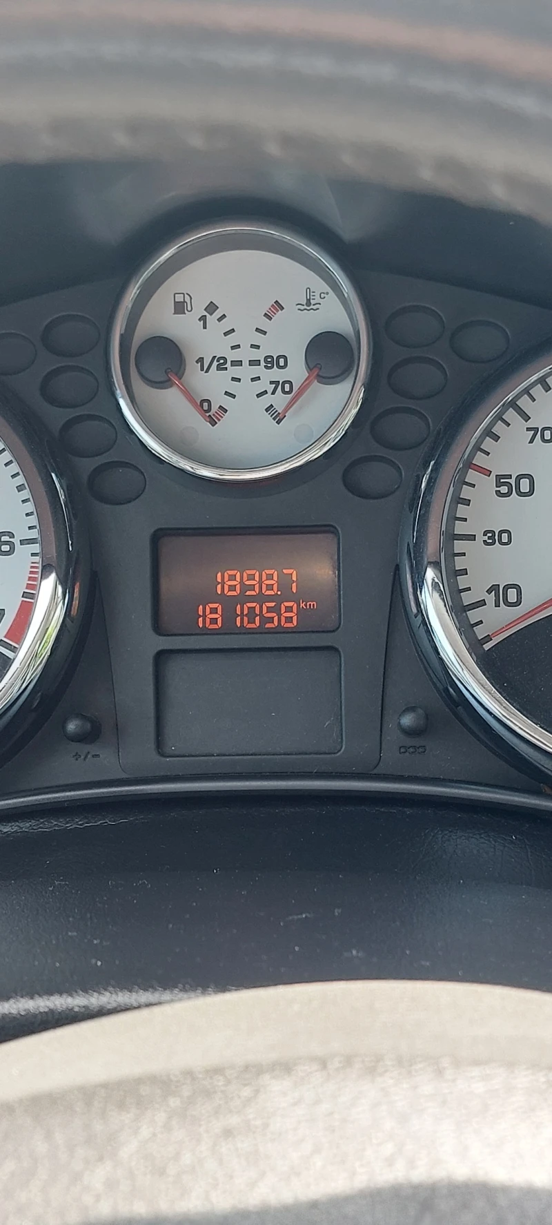 Peugeot 207, снимка 9 - Автомобили и джипове - 52588529