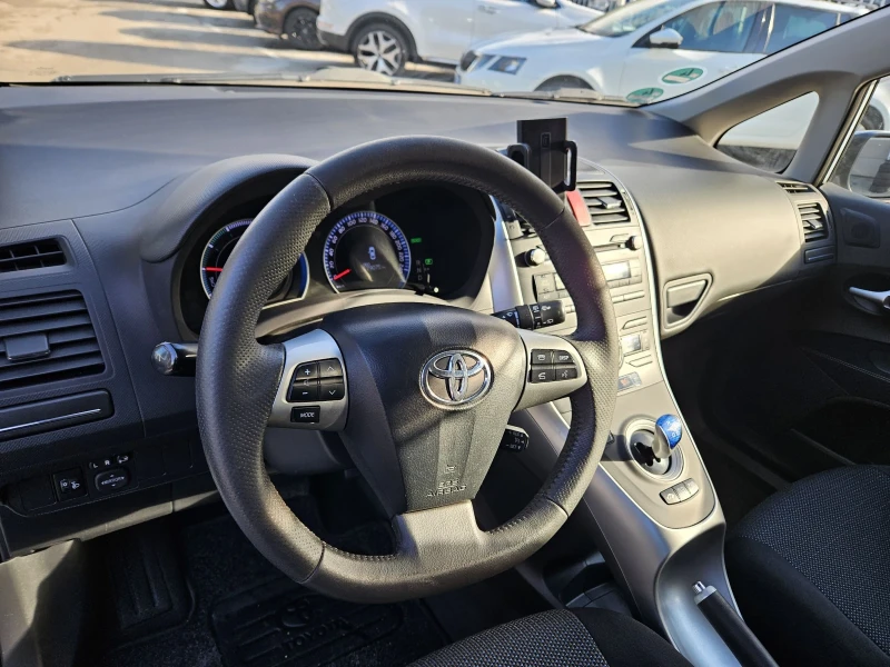 Toyota Auris 1.8  100.к.с HYBRID, снимка 13 - Автомобили и джипове - 52201293