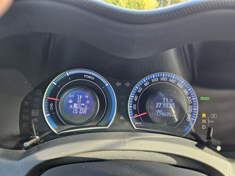 Toyota Auris 1.8  100.к.с HYBRID, снимка 10 - Автомобили и джипове - 52201293