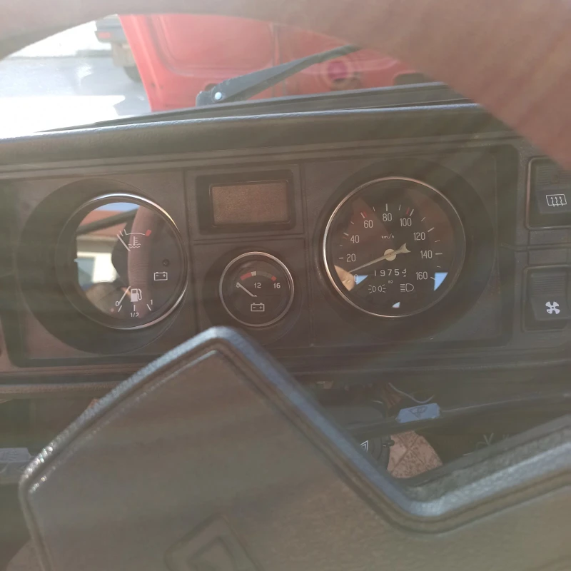 Lada 2105, снимка 8 - Автомобили и джипове - 52838633