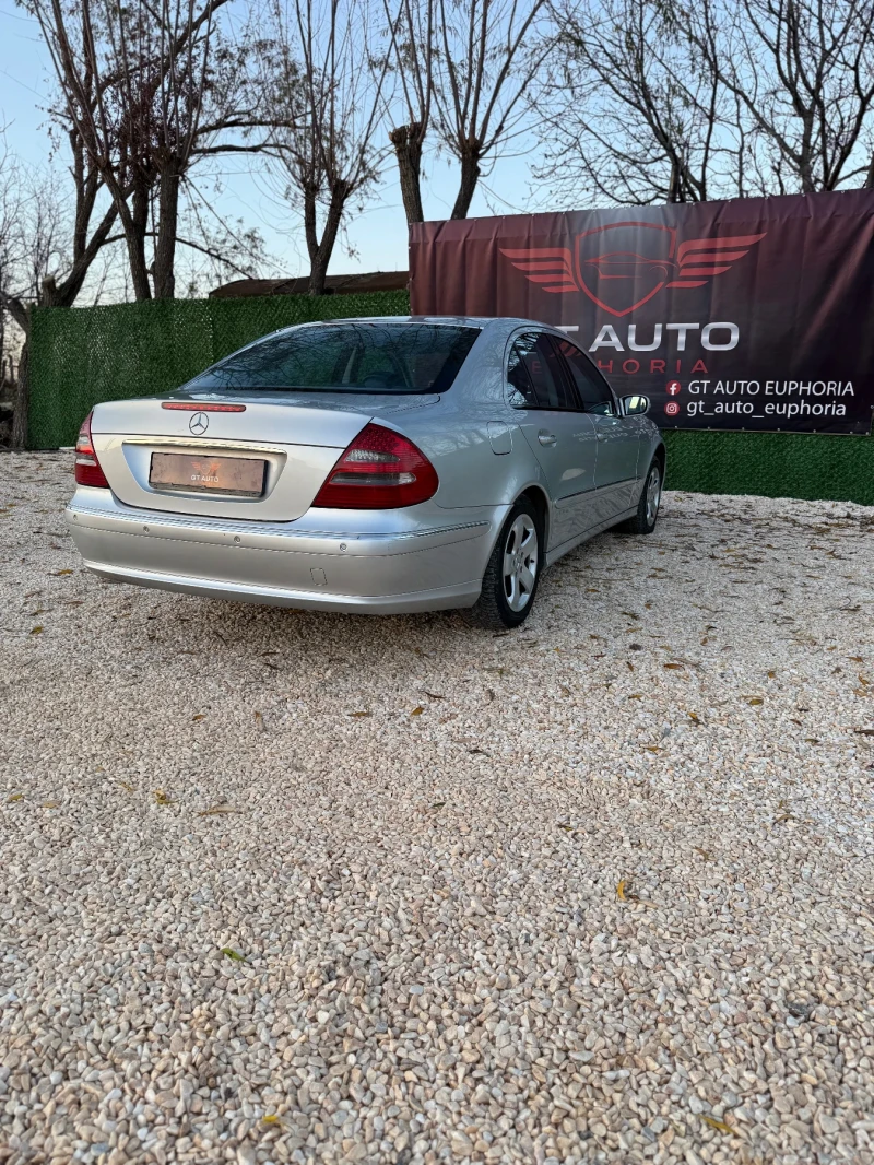 Mercedes-Benz E 220 150кс. AVANGARD , снимка 10 - Автомобили и джипове - 52697871
