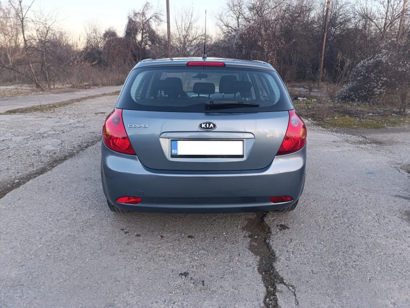 Kia Ceed 1.6i, снимка 6 - Автомобили и джипове - 53205600
