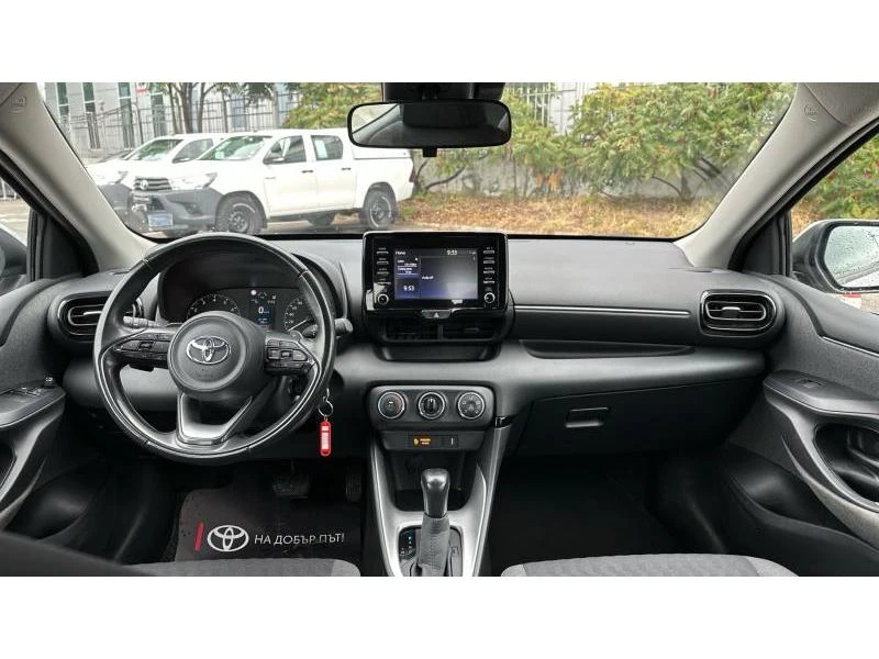 Toyota Yaris  1.5 CVT COMFORT - изображение 8