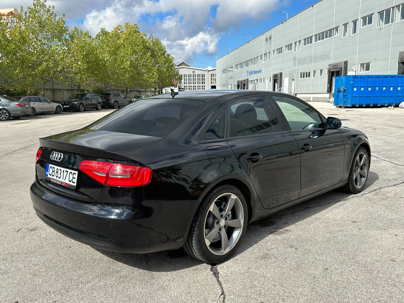 Audi A4 2.0TDI 143К.с. Автоматик - изображение 4