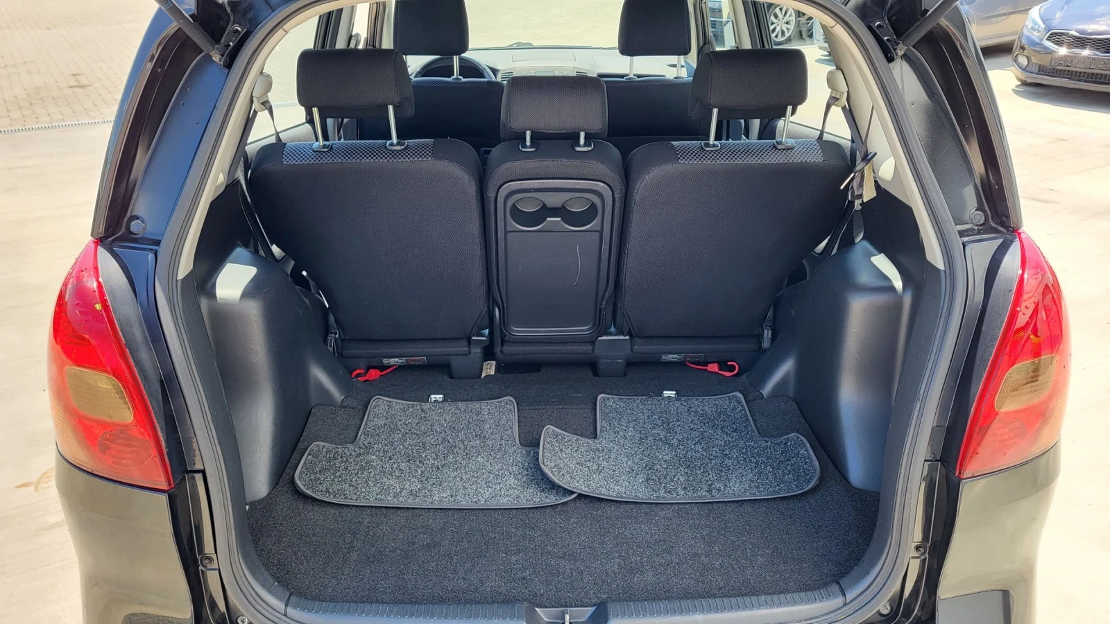 Toyota Corolla verso 1.8-129-GPL ИТАЛИЯ  - изображение 7