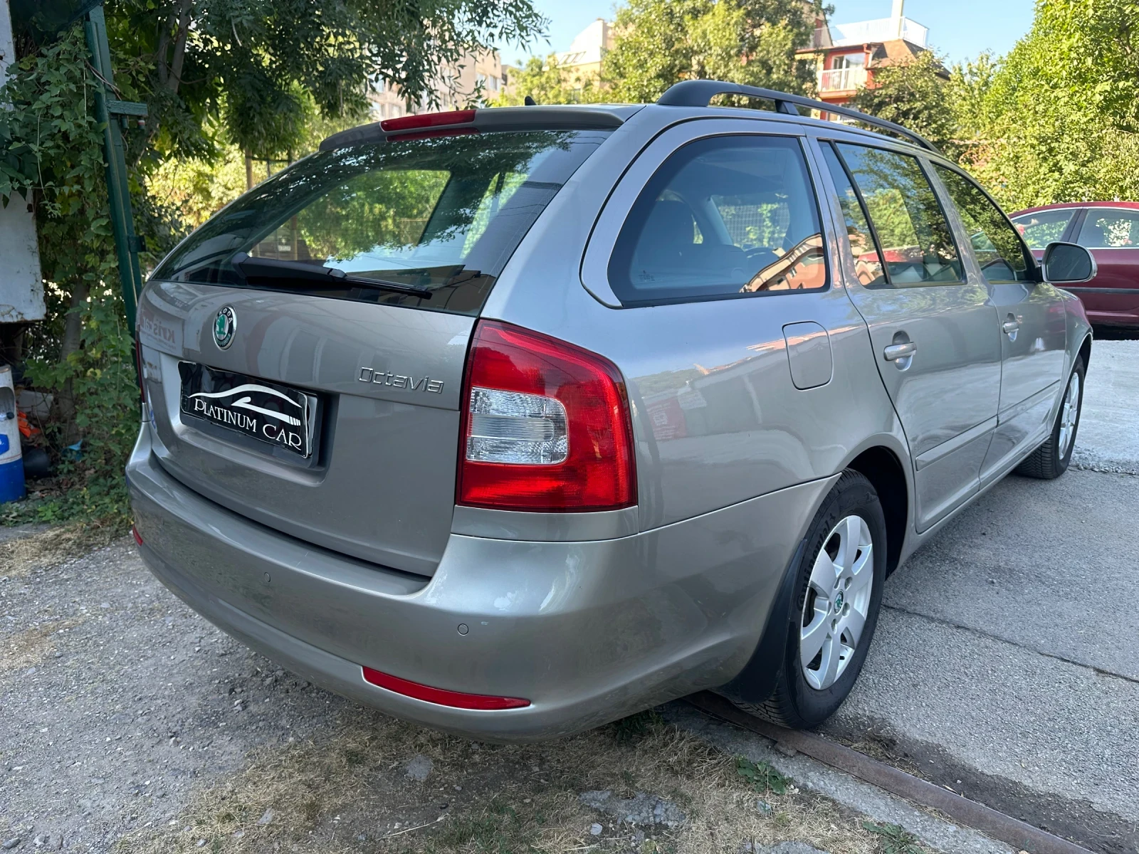 Skoda Octavia 2.0-TDI-140 -РЕГИСТРИРАНА - изображение 4