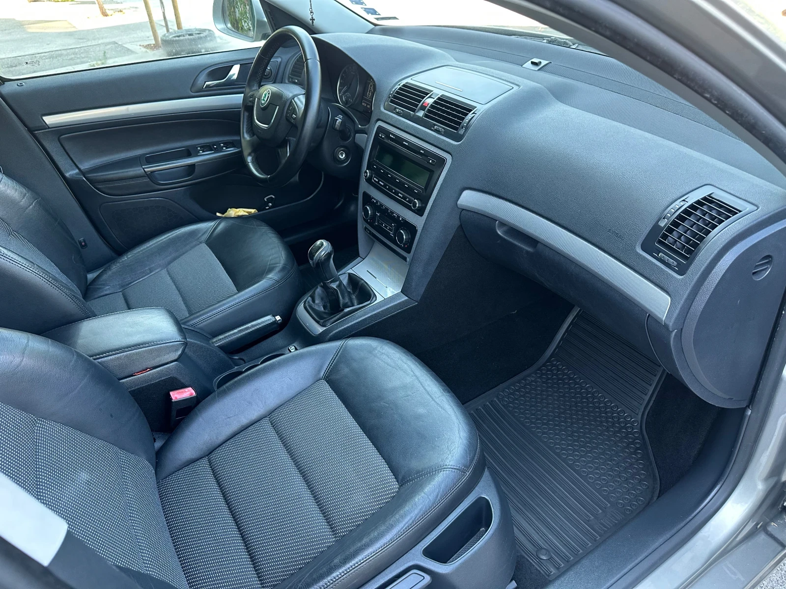 Skoda Octavia 2.0-TDI-140 -РЕГИСТРИРАНА - изображение 10
