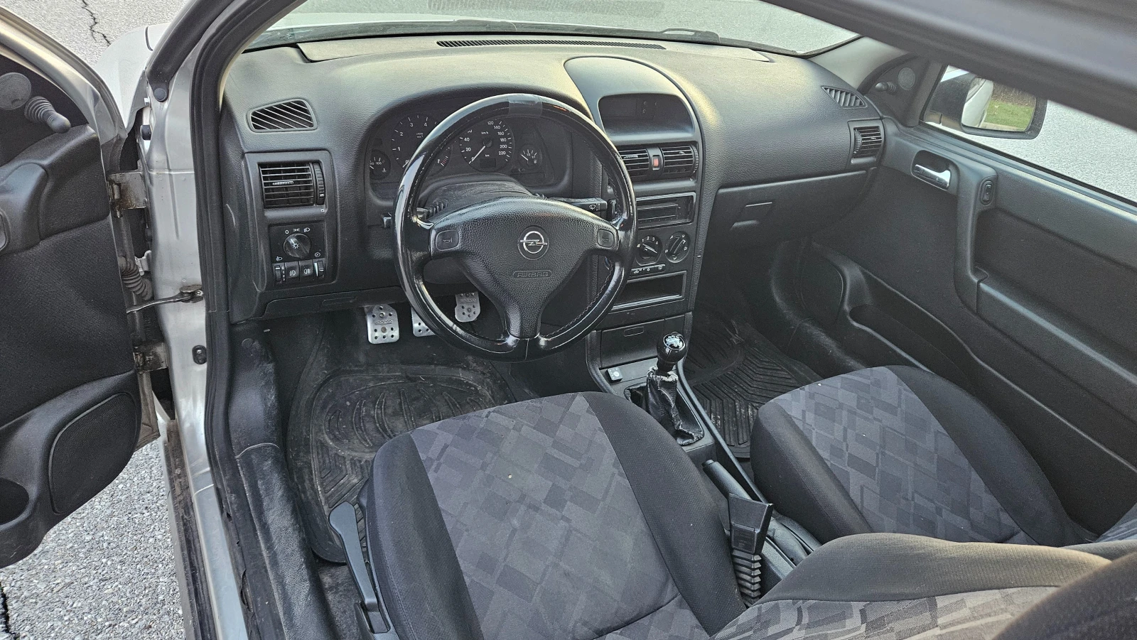 Opel Astra, снимка 10 - Автомобили и джипове - 54483690