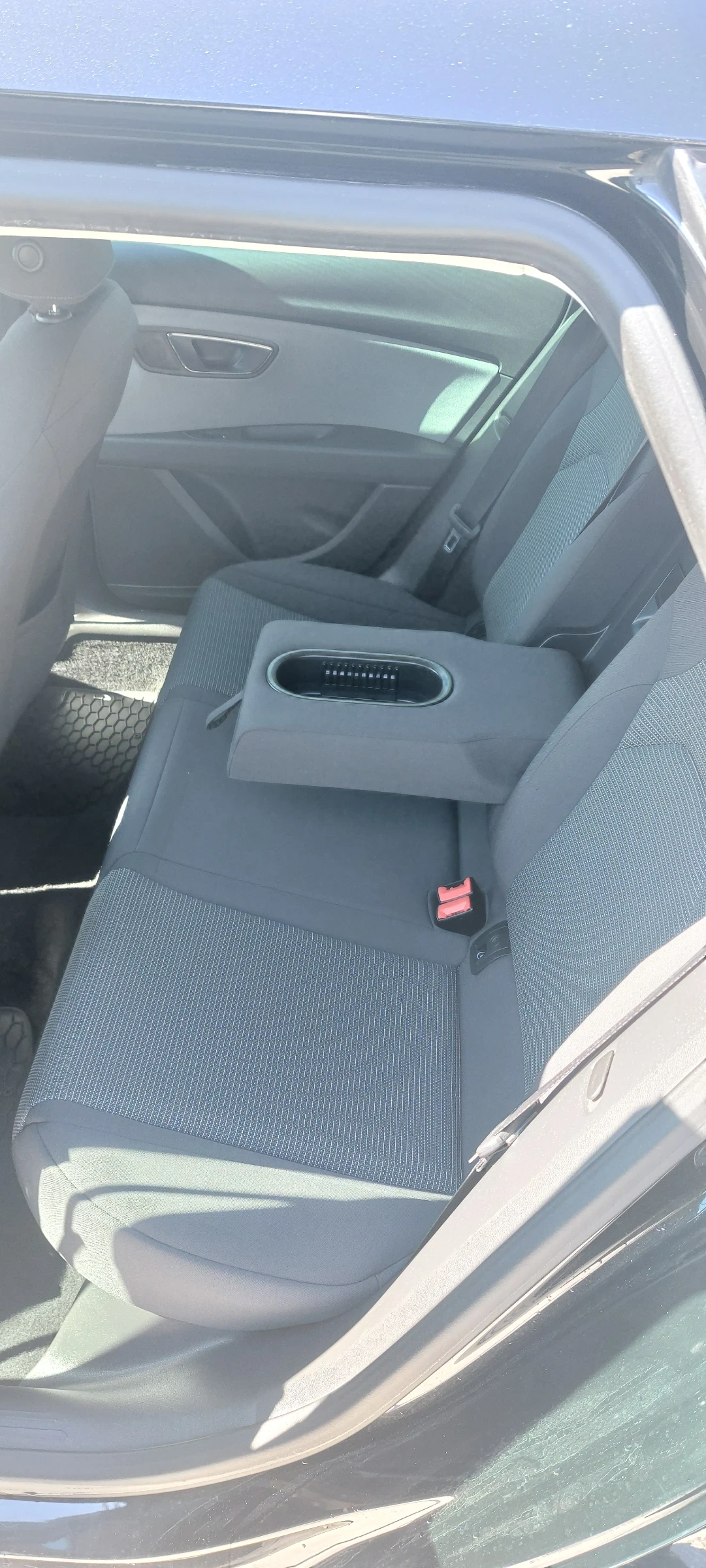 Seat Leon 3 ST Digital, снимка 11 - Автомобили и джипове - 54313852