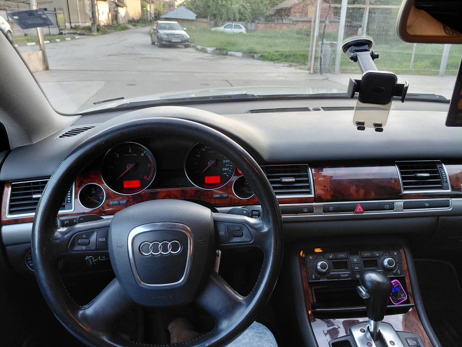 Audi A8 4200, снимка 2 - Автомобили и джипове - 54840742
