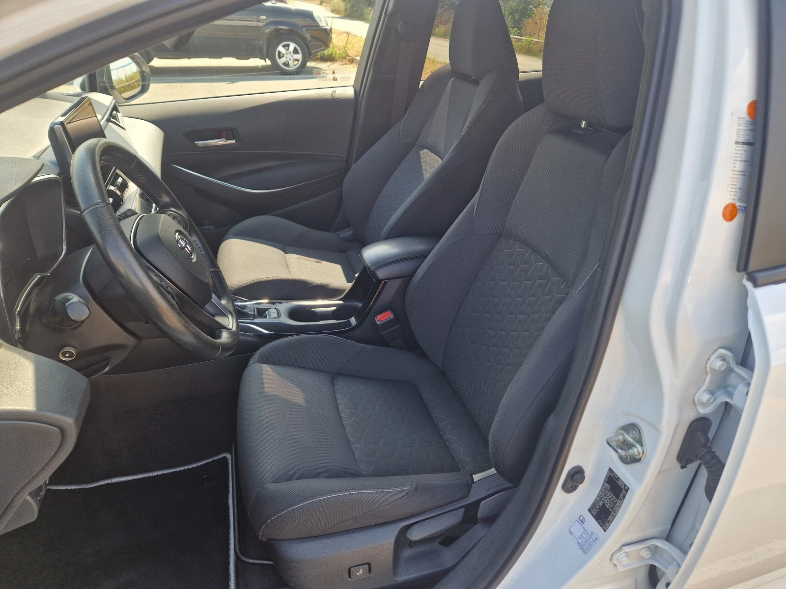 Toyota Corolla 1.8 Hybrid Team D | Mobile.bg � ����������� 10