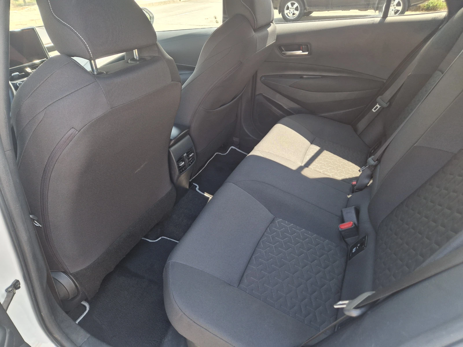 Toyota Corolla 1.8 Hybrid Team D | Mobile.bg � ����������� 15