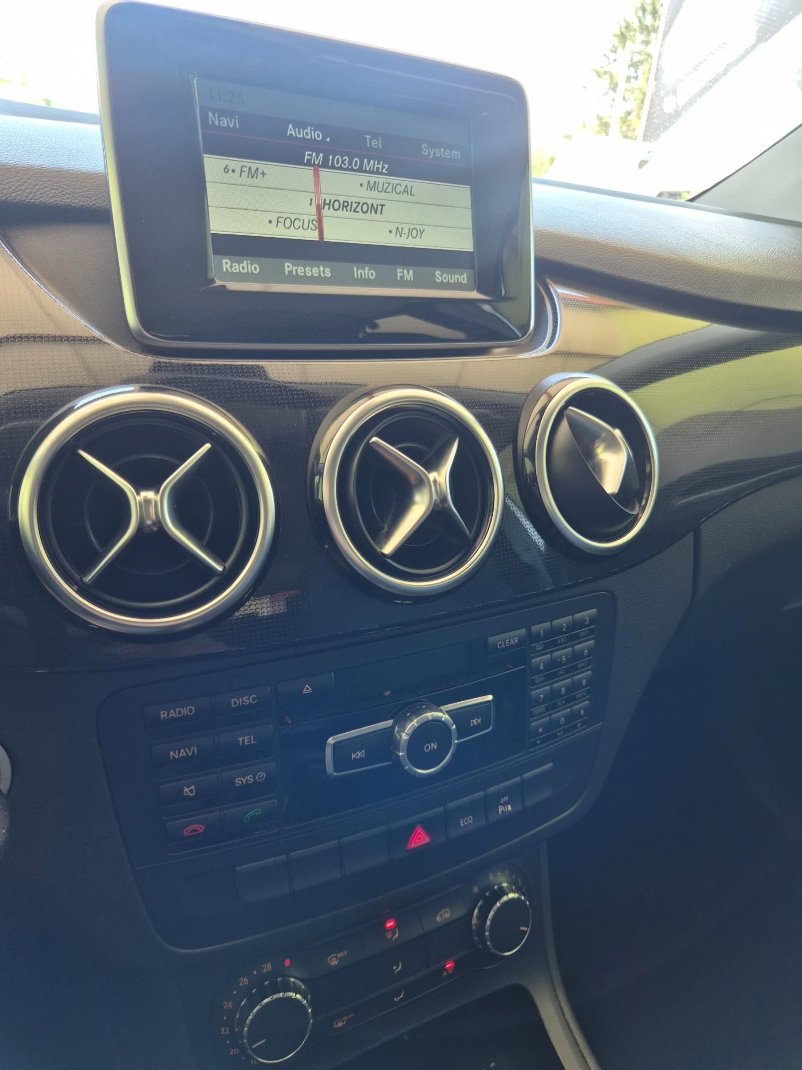 Mercedes-Benz B 200 CDI* 136КС* DISTRONIK* NAVI* КАМЕРА* ОБСЛУЖЕН!, снимка 10 - Автомобили и джипове - 55420524