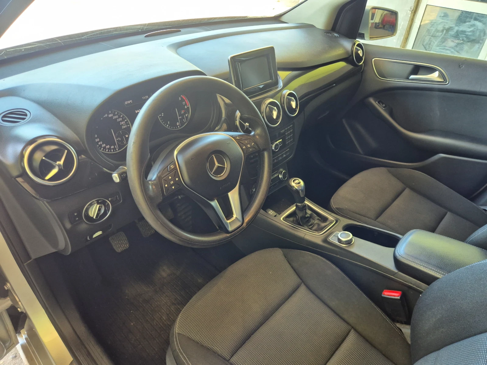 Mercedes-Benz B 200 CDI* 136КС* DISTRONIK* NAVI* КАМЕРА* ОБСЛУЖЕН!, снимка 7 - Автомобили и джипове - 55420524