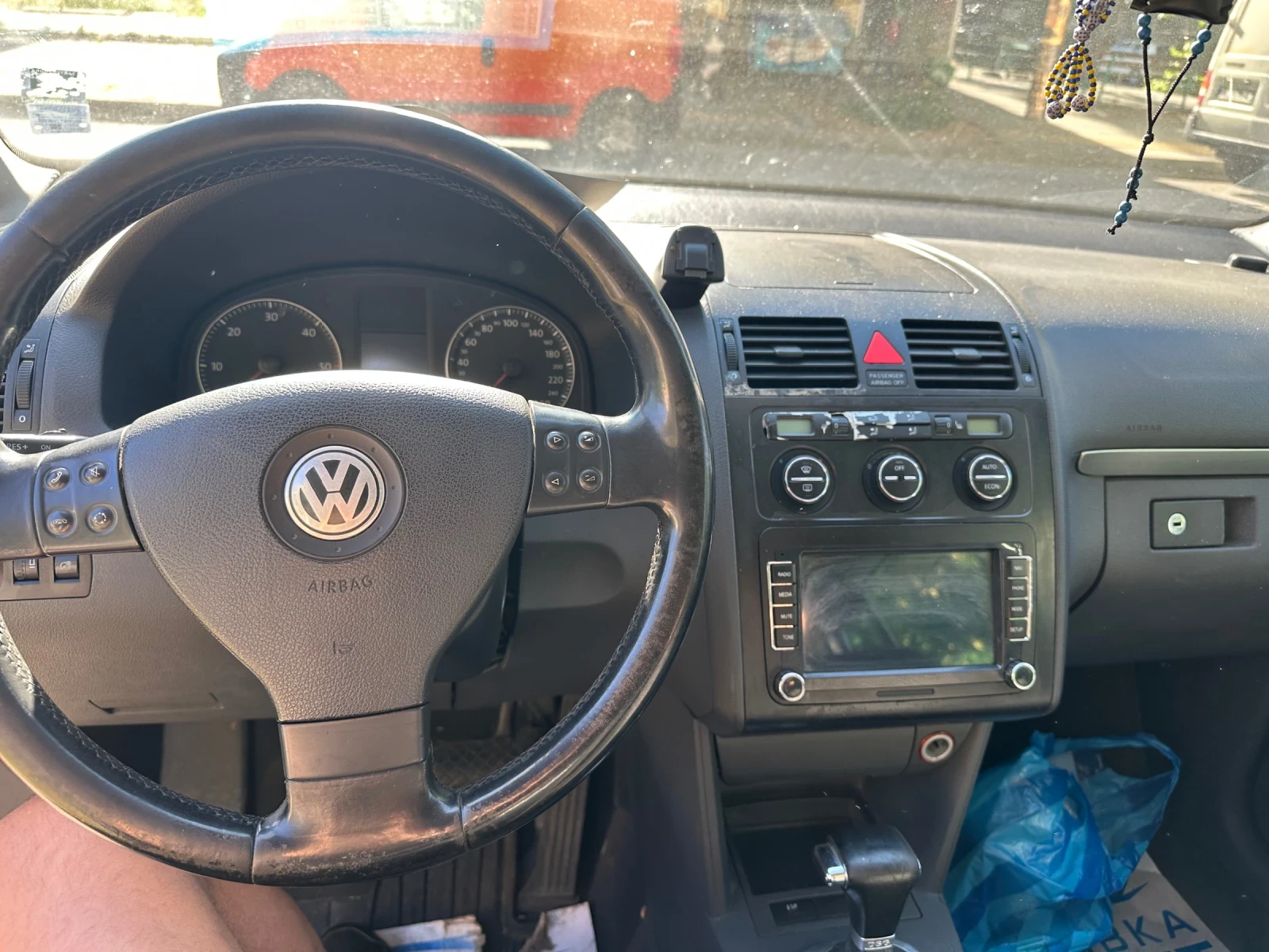 VW Touran, снимка 6 - Автомобили и джипове - 55480326